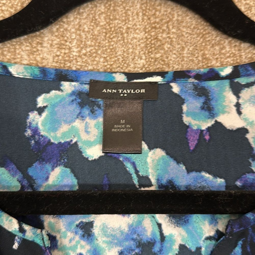 Ann Taylor Black Floral Feminine Tie Waist Longsleeve Lightweight Shirt Medium - Picture 7 of 9